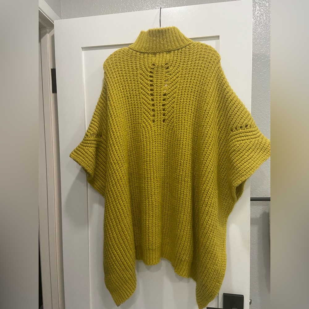 Poncho - Picture 2 of 2